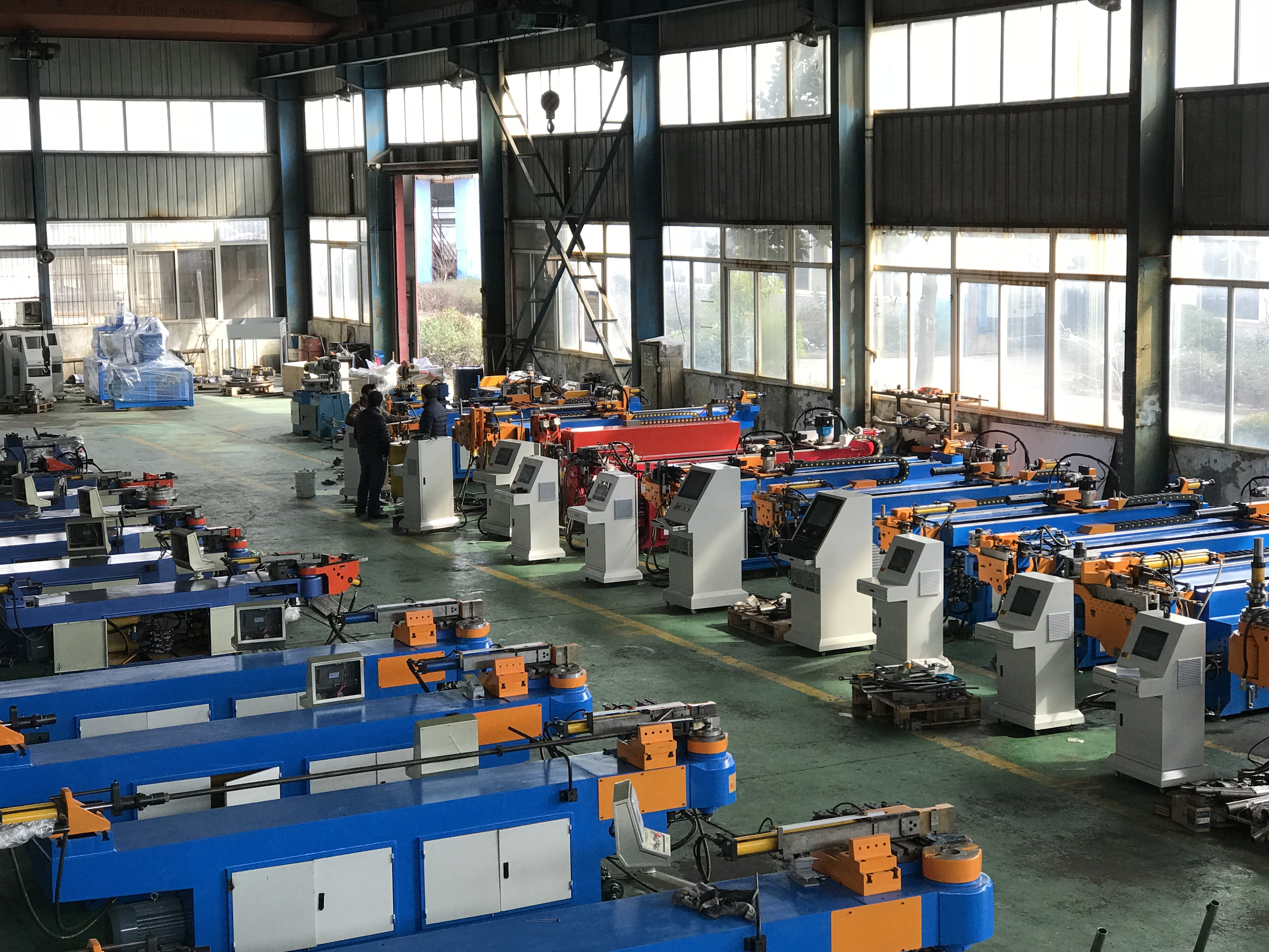 彎管機(jī)廠家生產(chǎn)車(chē)間